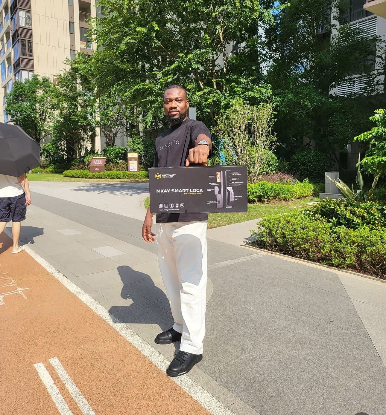 MKay Smart Lock showcase — professional presenter